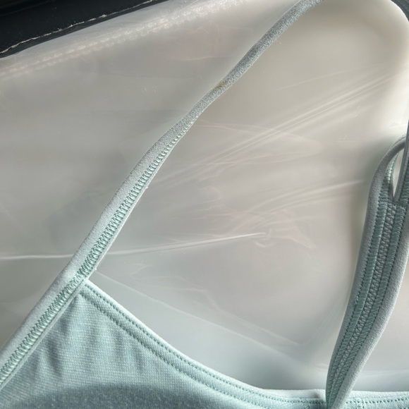 NWT Lululemon Flow Y Bra Nulu Sold out color, size 4 - Picture 6 of 8